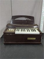 Magnus Electric Chord Organ (Table Top)