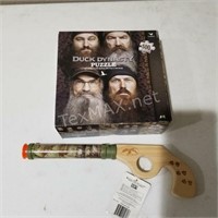 Duck Dynasty Toy Pop Gun and Puzzle