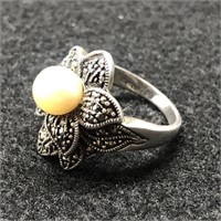 STERLING SILVER MARCASITE & PEARL RING SIZE 5 3/4