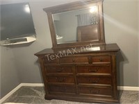 9 Drawer Wooden Dresser With Mirror