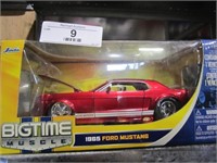 BIG TIME MUSCLE 1965 FORD MUSTANG 1:24 SCALE