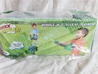 Bubble and fun leaf blower toy
