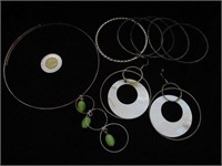 Necklace/earrings/5 bracelets