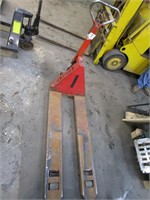 Pallet jack   works good