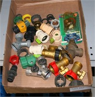 FLAT BOX OF ASSORTED WATER HOSE ATTACHMENTS