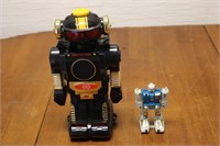 1984 Takara Transformer & 2002 2 Model-B Robot