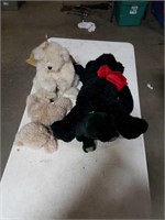 4 stuffed bears