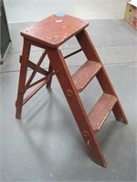 23" folding step stool