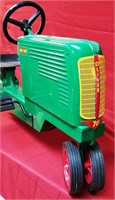Oliver 70 Row Crop Pedal Tractor - Excellent cond.