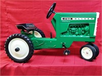 Oliver 1750 Diecast Pedal Tractor - new cond.