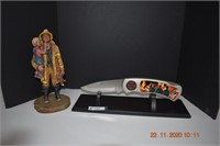Firefighter Collector's Knife & Statue