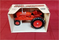 Allis-Chalmers WD-45 Antique Tractor 1/16 Scale