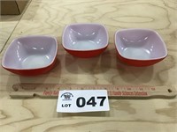 PYREX SMALL RED BOWLS
