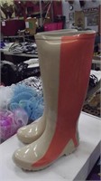 NEW SIZE 7 MADISON DUMAIN RUBBER BOOTS