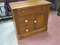 maple commode