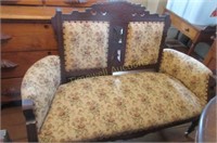 Victorian settee in great condition