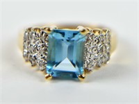 AQUAMARINE & DIAMOND RING