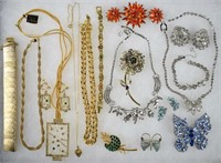 ASSORTED VINTAGE COSTUME JEWELRY (SIGNED)