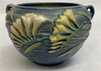 Roseville freesia  pattern bowl 4 inch