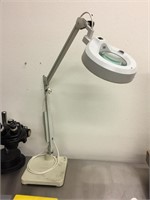 LUXO SWIVEL ARM MAGNIFY LAMP