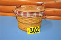 2005 Longaberger Medium Bushel Basket