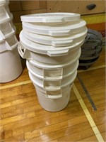 4-10 gallon plastic food service containers