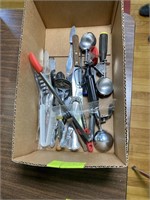 scoop & utensils