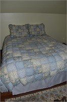 QUILTED QUEEN SIZE COMFORTER W/ 2 PILLOWS QN. SZ.