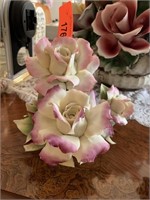 PRETTY CAPODIMONTE FLOWERS / ROSES