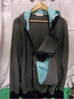 Size 2XL Jacket with Baby Pouch