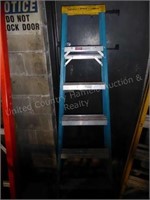 6 ft Werner fiberglass step ladder