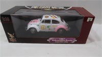 NIP-Road Signature VW Beetle Die Cast Car 1:18