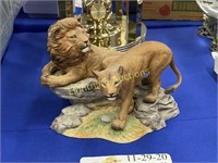 LENOX WILDLIFE OF THE SEVEN CONTINENTS FIGURINE