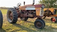 IH 560 tractor
