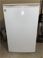 GE Mini Refrigerator (LOCATED IN BASEMENT)