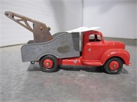 DINKY TOYS   TOW TRUCK (PCS MISSING)