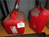 2-2 gallon gas cans