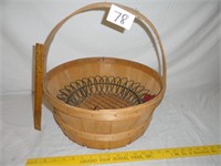 1/2 bushel basket & metal basket