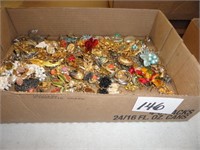 Box Jewelry-mainly borach pins