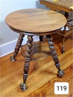 Round Oak Twist Leg Parlor Table