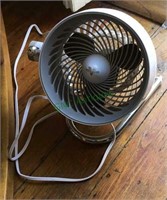 Electric fan - Vornado electric fan, 6 inch blades