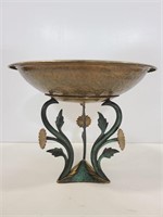 Metal pedestal bowl