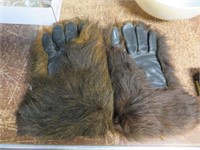 Pair of Bear Gloves