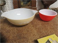 2 Pyrex Bowls