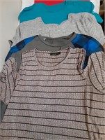 4- Womans XL Tee's & Tops lot