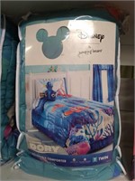 Dora twin size reversible comforter