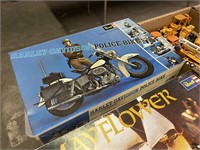 Revell Harley Davidson Police Motorcycle Model Kit