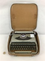 Machine à écrire Groma Kolibri East Germany