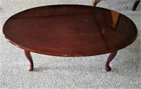 DARK WOOD OVAL COFFEE TABLE, 2 Pictures