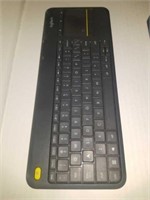 Regular sized Bluetooth keyboard no dongle